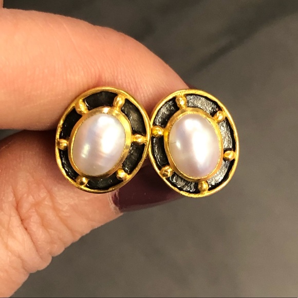 Julie Vos Caspian Stud Pearl Earrings - Picture 3 of 3